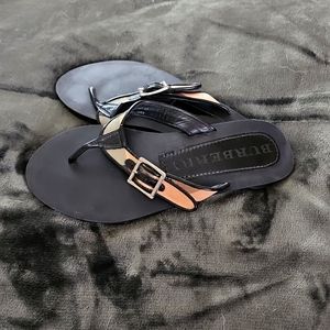 Burberry flip flops size 38 (7 1/2?)